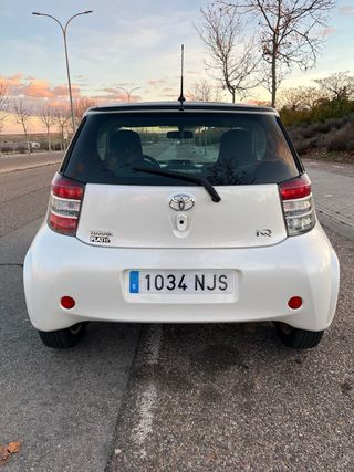 Toyota iQ 1.3i 100cv, 75.000 km, etiqueta C, 2011