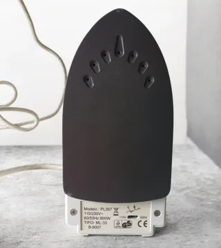 Plancha de viaje a vapor  Jata