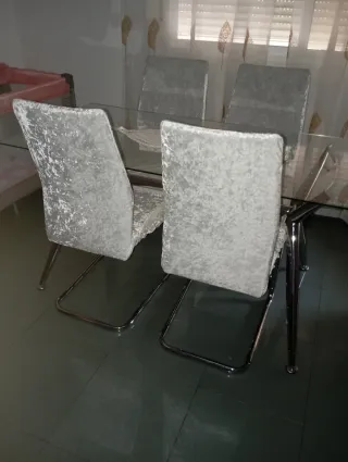 Mesa cristal 140x70 y 4 sillas