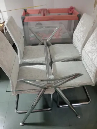 Mesa cristal 140x70 y 4 sillas
