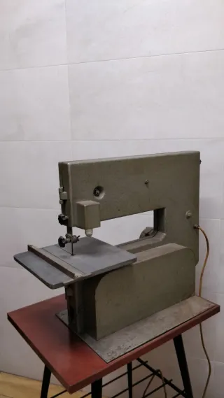 Máquina industrial sierra SELVA