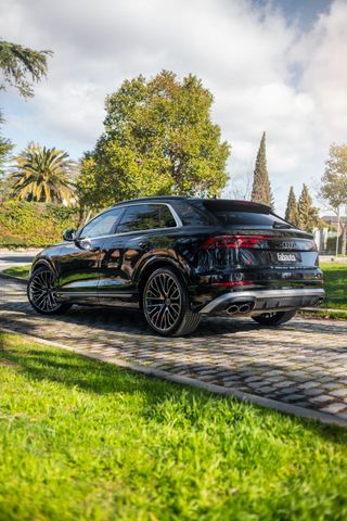 Audi SQ8 2024