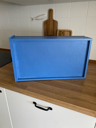 Cajón decorativo azul con estampado floral