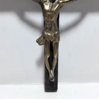 Antico cristo crocifisso in bronzo e croce  legno