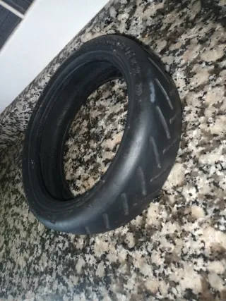 Neumático de patinete