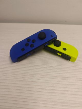 Mando Nintendo Switch Joy Colores Amarillo y Azul