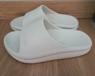 Chanclas Munich unisex blancas, talla 41