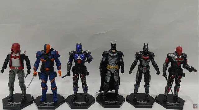 Figura sorpresa DC Comics 11cm