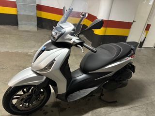 Moto piaggio beverly 400 hpe s