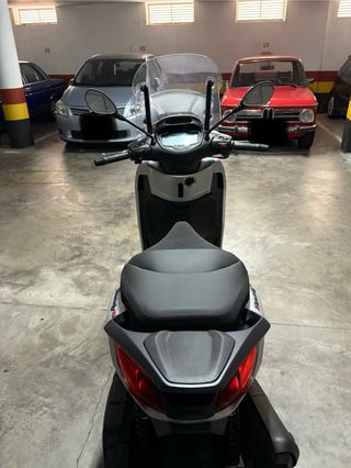 Moto piaggio beverly 400 hpe s