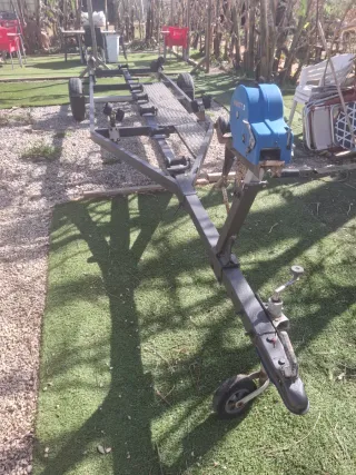 Remolque de barco 6m. 750kg. Buen estado