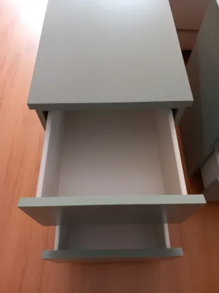 2 Mesas de Noche Cajones Ikea verde