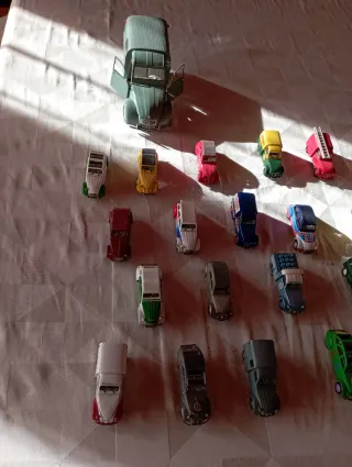 Colección de coches Citroen 2cv6