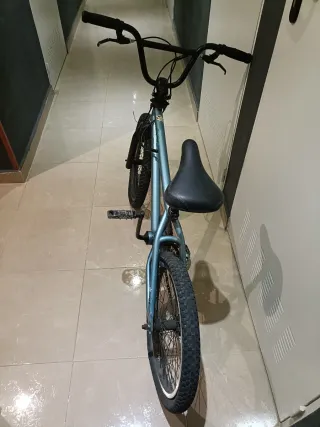 Bicicleta BMX azul. LEER BIEN!!!!!