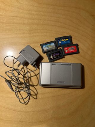 Nintendo DS Lite Plata + 4 Juegos