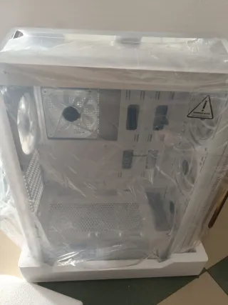 Caja E-ATX PC Gaming nueva