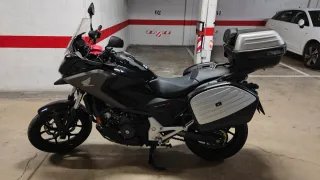 Moto Honda NC 750 XDL ED con kit de maletas,