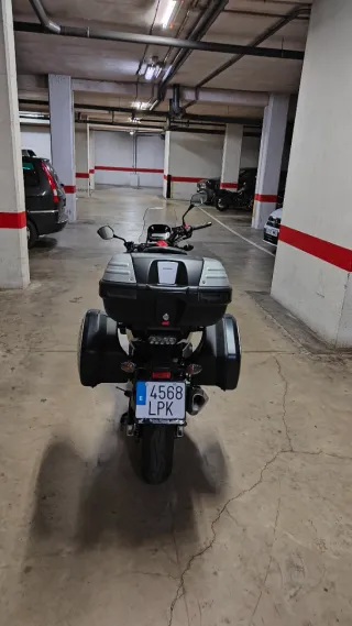 Moto Honda NC 750 XDL ED con kit de maletas,