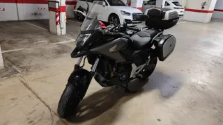 Moto Honda NC 750 XDL ED con kit de maletas,