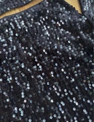 CROP TOP Y FALDA STRADIVARIUS