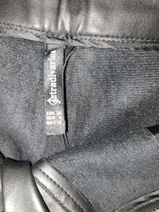 Pantalon corto simil piel