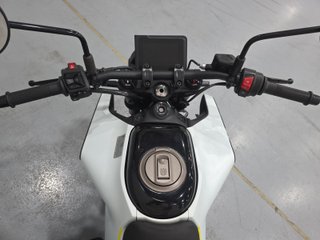 HUSQVARNA 401 VITPILEN