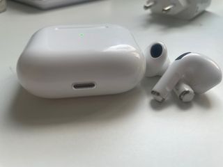 Airpods 4