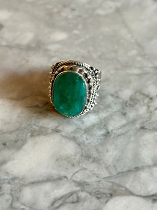 Anillo plata esmeralda natural – Artesanal