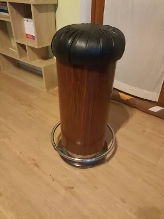 Bancone stile bar 800 da interno con sgabelli