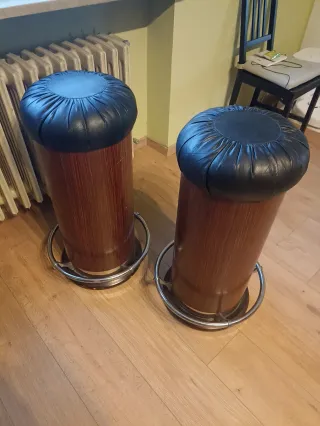 Bancone stile bar 800 da interno con sgabelli