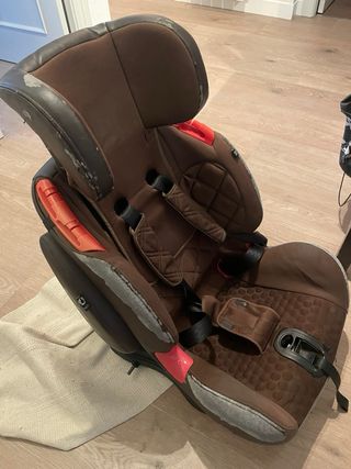 Silla coche niño,esta muy bien cuidada.