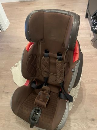Silla coche niño,esta muy bien cuidada.