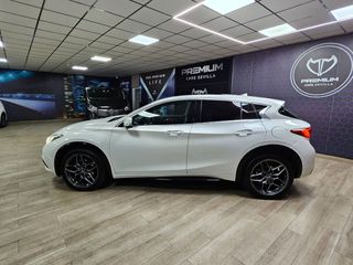 INFINITI Q30 2.2D PREMIUM TECH 7DCT