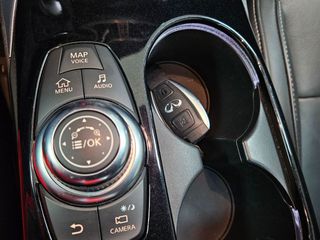 INFINITI Q30 2.2D PREMIUM TECH 7DCT