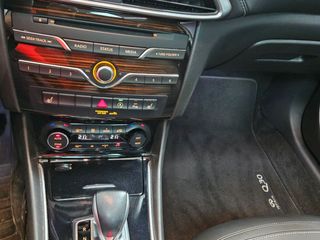 INFINITI Q30 2.2D PREMIUM TECH 7DCT