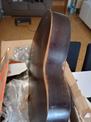 Guitarra antigua  del año 1939