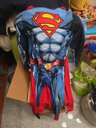 Disfraz enterizo con capa superman 7-10años