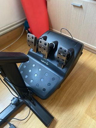 Volante Logitech G29 + pedales — perfecto estado