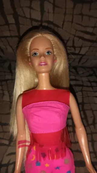 Barbie Sit in Style Muñeca