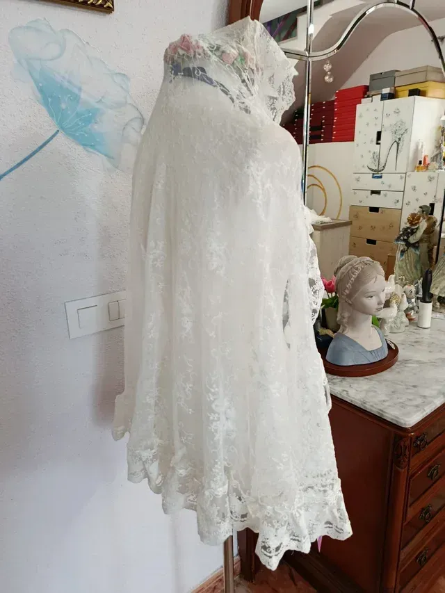 Segunda parte del lote - Mantilla Blanca
