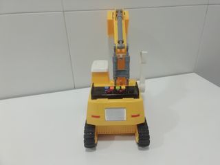 Excavadora juguete niño.