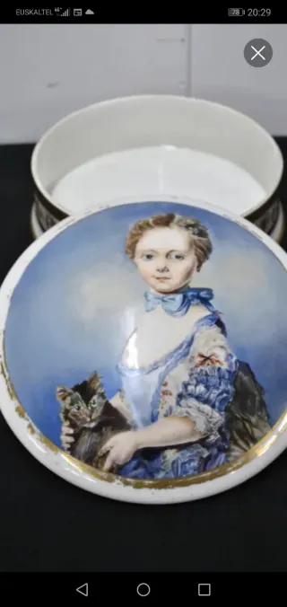 ANTIGUO CUADRO DE JOVEN DAMA EN TELA