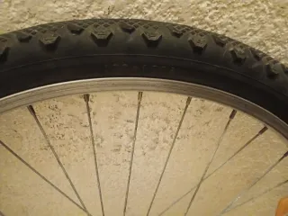 Rueda bicicleta montaña delantera 26"