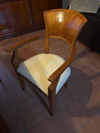 Muebles comedor, vitrina, aparador y sillas butaca