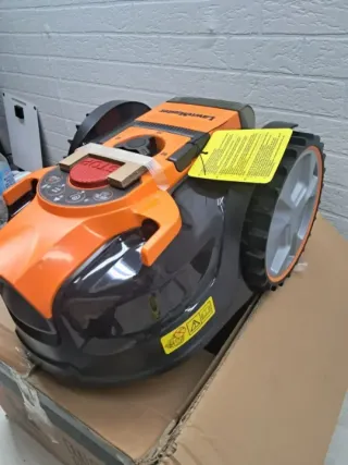 Robot cortacésped LawnMaster VBRM16
