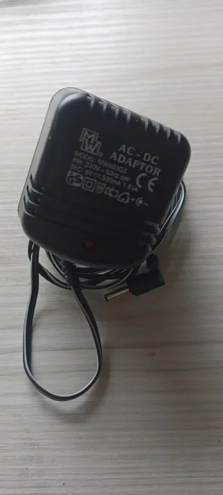 Game boy, 4 juegos con funda y adaptador.