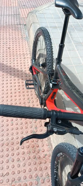 Bicicleta montaña Doble suspensión CARBONO