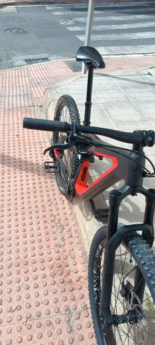 Bicicleta montaña Doble suspensión CARBONO