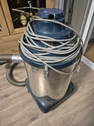 Aspirador industrial metálico