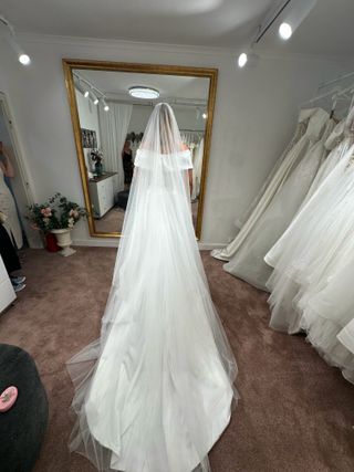 Vestido de novia exclusivo y elegante